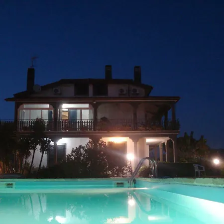 La Mia Casa Per Tutti לינה וארוחת בוקר צ'רבטרי